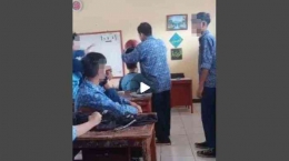 Geger Video Bullying Anak SMP di Bandung, Kepala Korban Ditendang dan Dipukul. Foto: Twitter @salmandoang