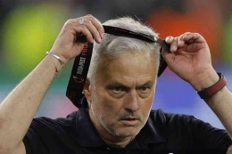Jose Mourinho gagal membawa AS Roma menjadi juara Liga Eropa. Foto: AFP/Odd Andersen via Kompas.com