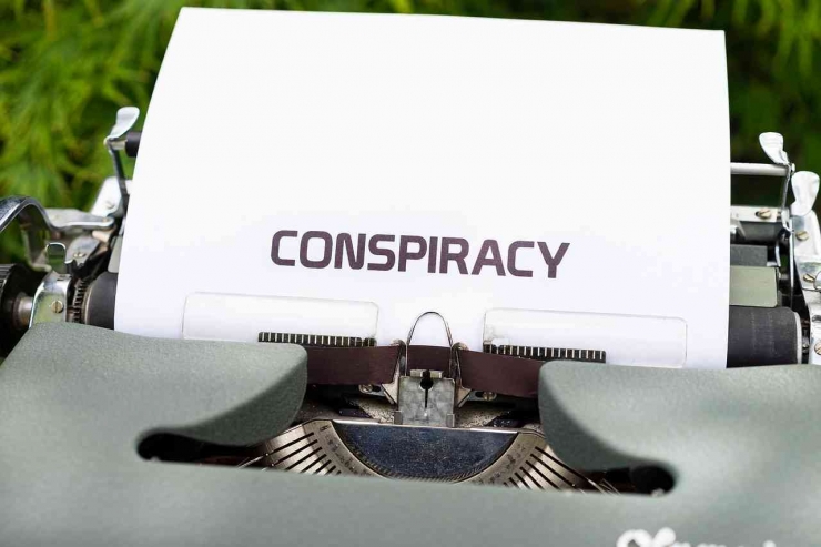 Ilmu pengetahuan sudah berkembang pesat, mengapa orang masih gampang percaya pada teori konspirasi? | Ilustrasi oleh Markus Winkler via Pixabay