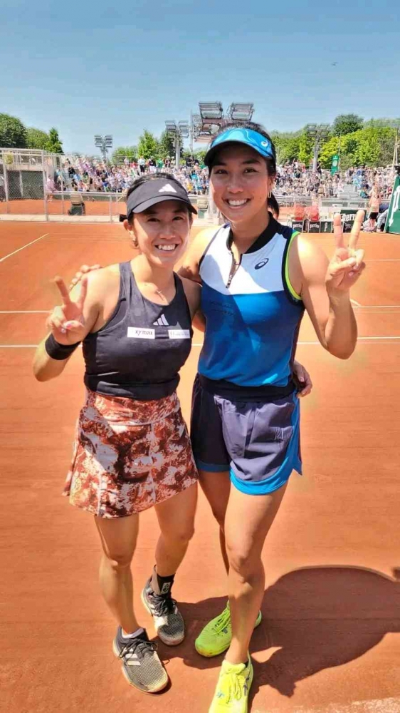 Miyu Kato dan Aldila Sutjiadi/foto: RolandGarros.com