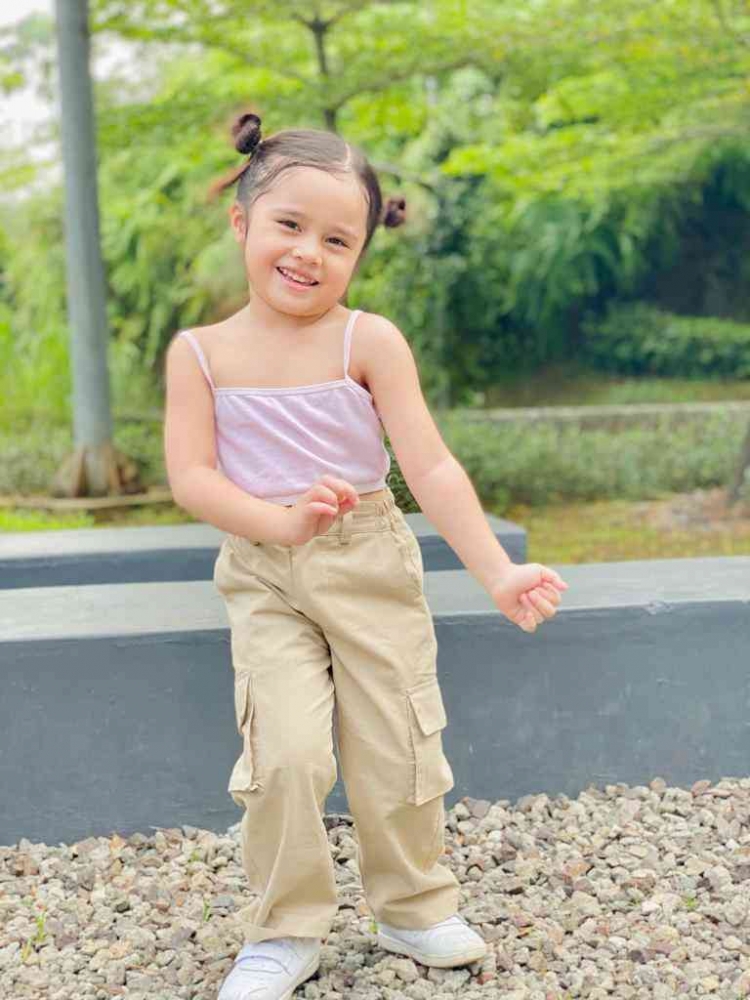 Foto: Nilo bergaya casual sporty - via Daring