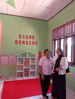 Dokumentasi di Saung Dongeng Bersama Kepala Sekolah TK Negeri Pembina Tondano
