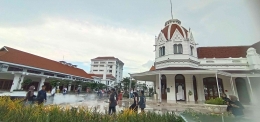 Alun-alun Kota Surabaya, sumber: dokumentasi pribadi penulis