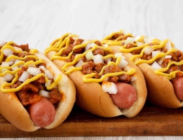 Hot Dog. Sumber Royal Caribbean