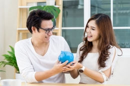 Ilustrasi menabung dengan pasangan. (Shutterstock via Kompas.com)