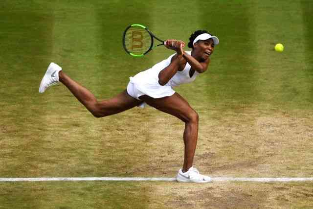 Salah satu aksi Venus Williams di turnamen lapangan rumput. (sumber foto: Spiegel Sport)