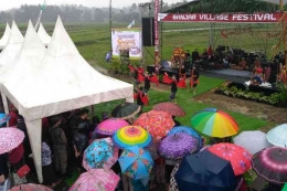  Banjar Village Festival 2017 digelar di Kecamatan Licin, Banyuwangi, pada 8-9 Juli 2017. Festival itu dibuka oleh Wakil Bupati Banyuwangi Yusuf Widyatmoko.(FIRMAN ARIF/KOMPAS.com)
