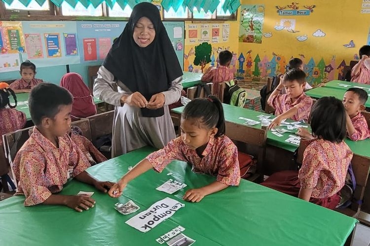 Pembelajaran kurikulum merdeka belajar di SDN 005 Tanjung Palas Timur Kabupaten Bulungan Kaltara. Sekolah ini telah menerapkan kurikulum merdeka sejak 2017(Kompas.com/Ahmad Dzulviqor) 
