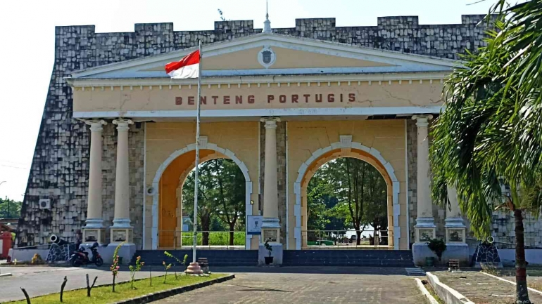Benteng Portugis yang miskin papan informasi (dokumen pribadi) 