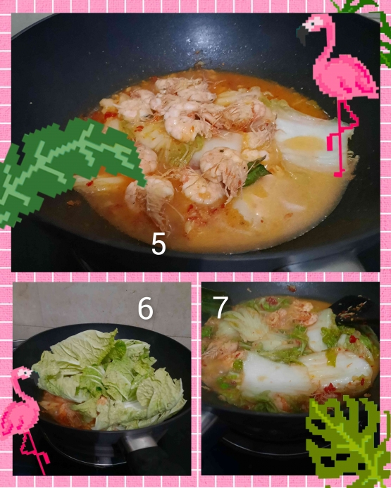Memasak Udang Pecak. | Dokumentasi pribadi Yuliyanti