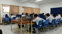 Siswa di SMP Labschool Jakarta sedang ujian/ dokpri 