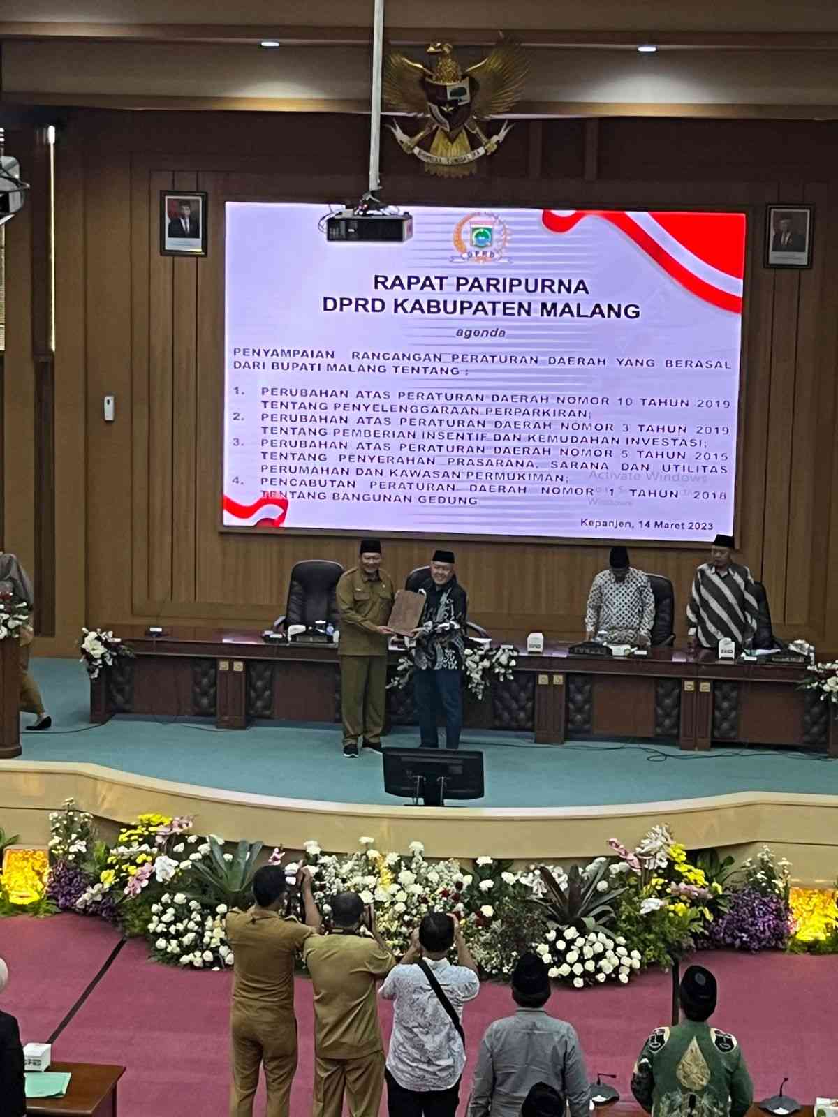 Rapat Paripurna Tentang Penyampaian Jawaban Atas Pandangan Umum Fraksi ...