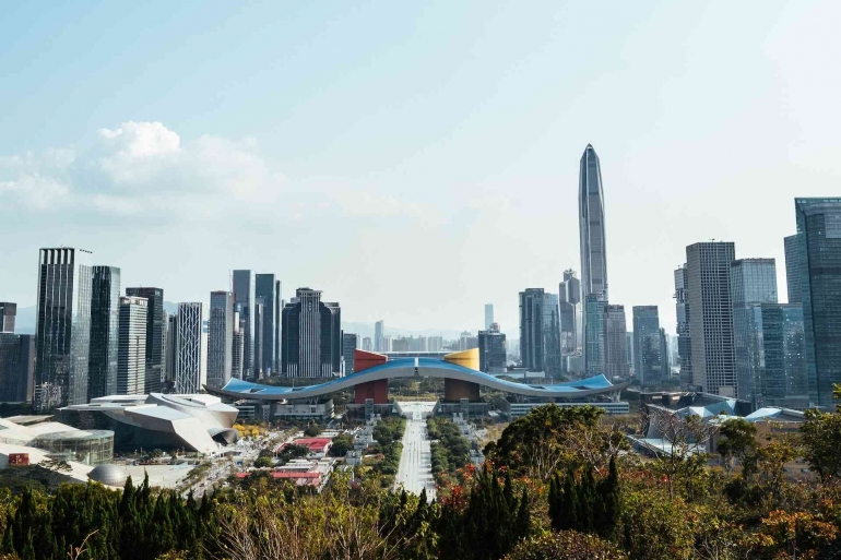 Shenzen's skyscrapers - Photo by Robert Bye on Unsplash