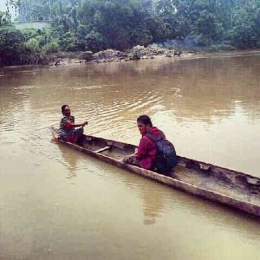 Bersampan di sungai Batang Hari (Dokpri)