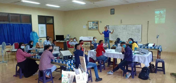 Kondisi ruang lab teaching elektronika dan instrumentasi kami di FMIPA-UNPATTI: seni unik sains