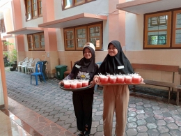 Siswa yang tergabung dalam seksi konsumsi, Dokumentasi pribadi
