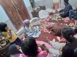 Suasana pengungsian di rumah sanak saudara (Hamim Thohari Majdi)