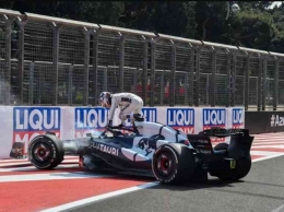 De Vries Crash di Baku GP Ajerbaijan @circuitpics.de 