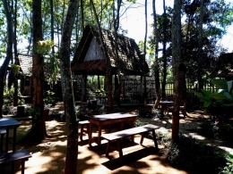 Kafe Sontoloyo, Jln Joyoagung Raya, Malang, tempat bersantai sehabis wisata keliling Malang Raya. Foto: Parlin Pakpahan.