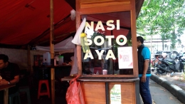 Nasi soto ayam di Jalan Ganesa, dengan gerobak ber-QRIS, Dokumen Pribadi