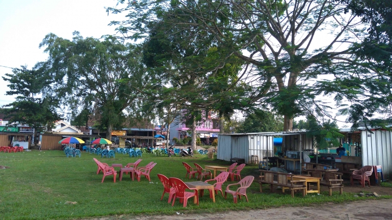 Aktifitas Kuliner di Lapangan Merdeka Sri Bhawono, Dokumen Pribadi