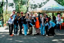 Tim KKNT-I IPB University bersama PLT Lurah Kelurahan Sukaraja (foto: Ricky Feri Wiguna) 