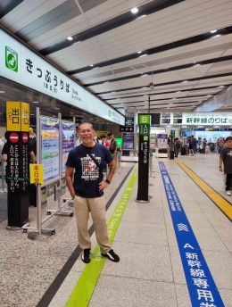 Salah Satu loket reservasi tempat duduk Shinkansen di Stasiun Osaka (dokpri)