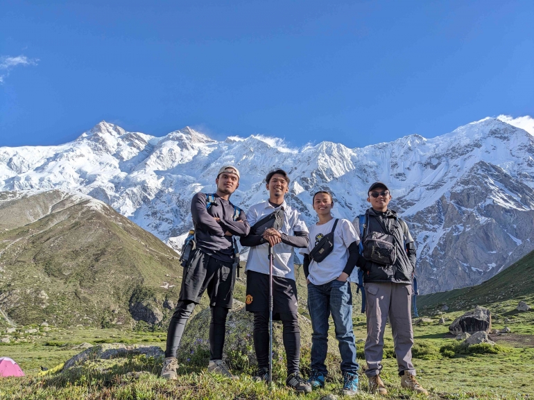 FOTO : 4 Mahasiswa Indonesia di basecamp Nanga Parbat Pakistan, salah satu pegunungan tertinggi dan berbahaya di dunia