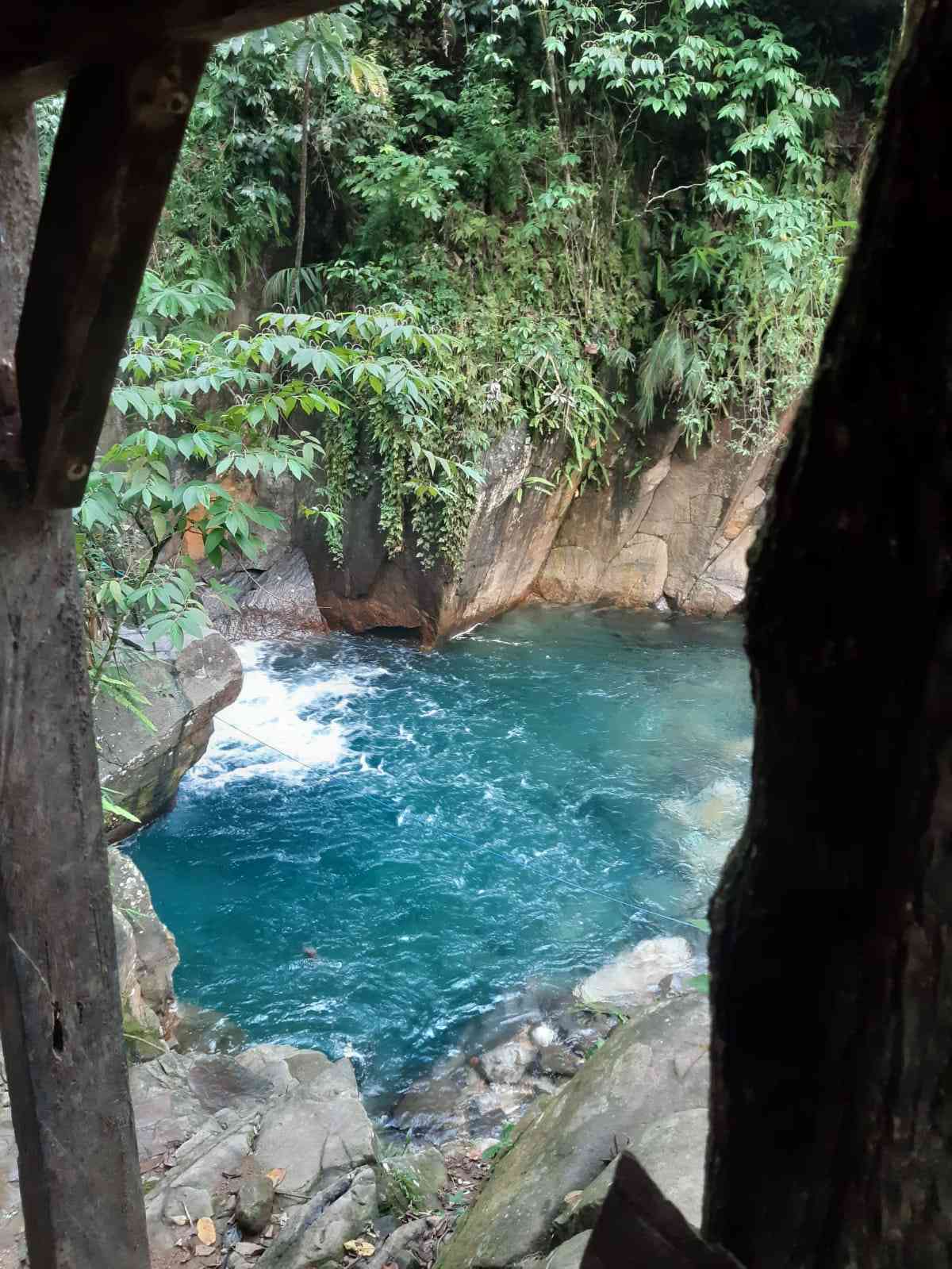 Curug Cibaliung: Curug Dengan Air Berwarna Biru Bening - Kompasiana.com