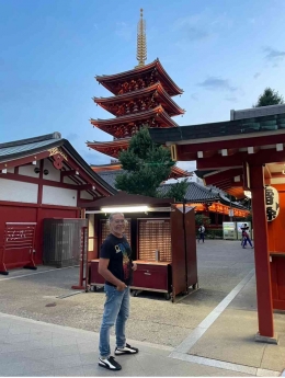 Pagoda Lima Tingkat di Kompleks Kuil Asakusa Tokyo. (Foto: Dokumenasi Pribadi)