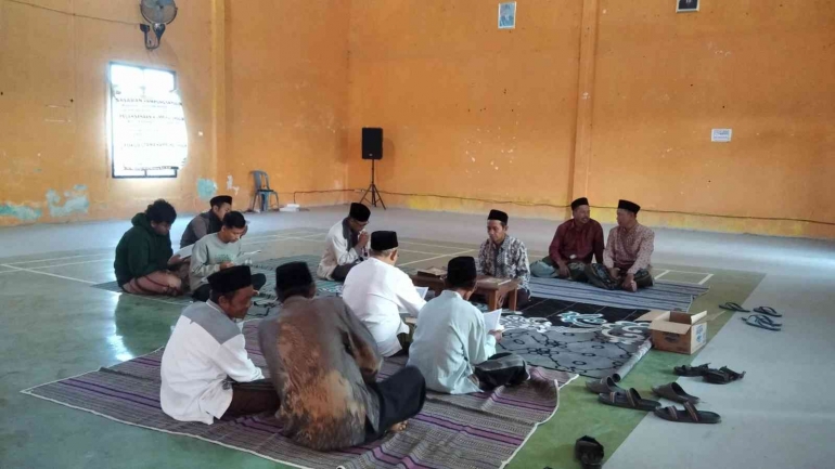 Khotmil Qur'an oleh warga desa Wonorejo dan Peserta KKN IAIN Kediri kelompok 61 (dok. pribadi)