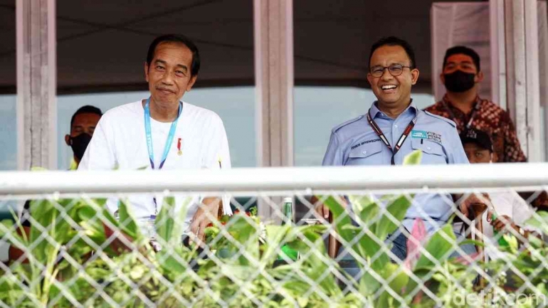 Momen saat Presiden Jokowi berdekatan dengan Anies di ajang Formula E|dok. detik.com/Pradita Utama