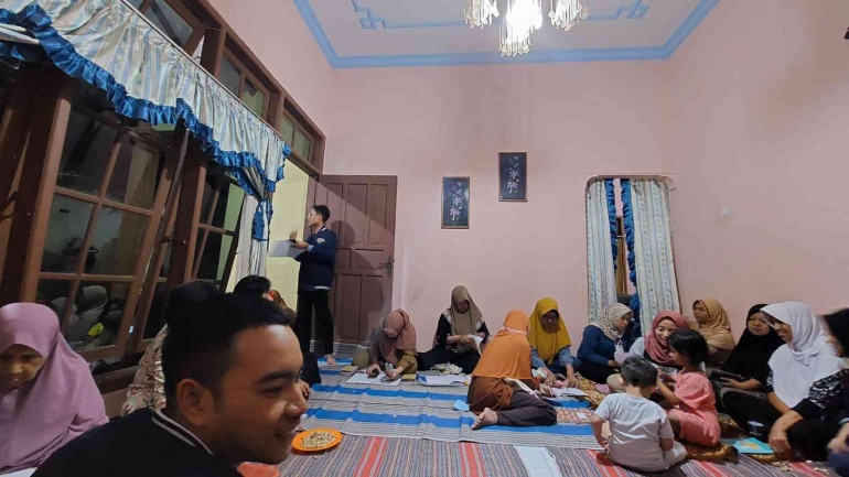Kegiatan sosialisasi bersama ibu-ibu PKK/Dokpri