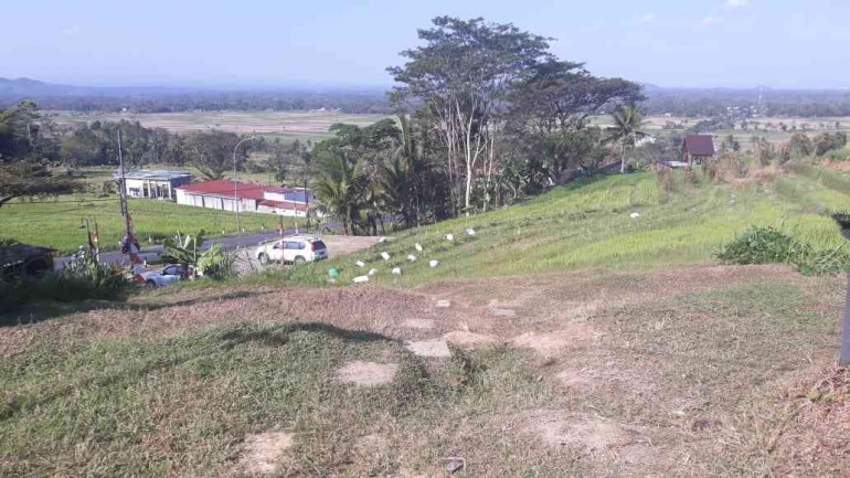 Pesona Landscape Alam Nanggulan dari Kopi Ampirono (Sumber : koleksi pribadi)