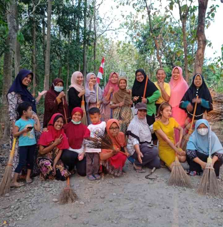 Kerja bakti (dokumentasi RT 11)