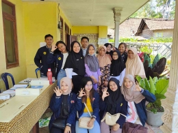Mahasiswa KKN 55 bersama Kader Posyandu Di Dusun Krajan (Dokpri)