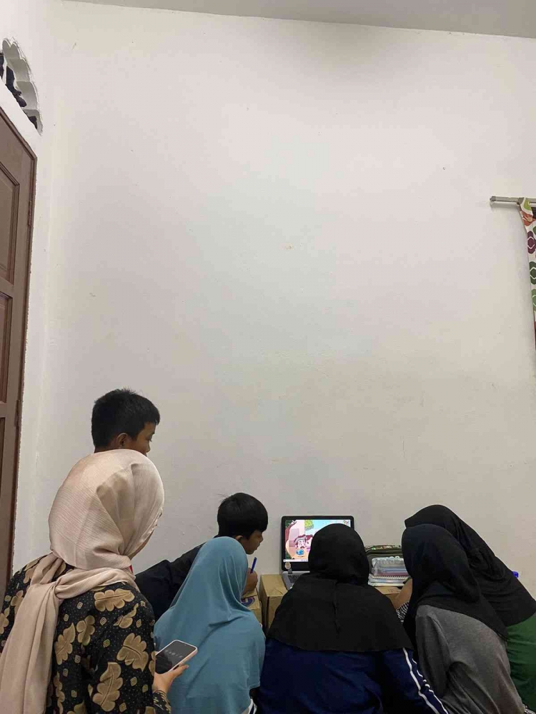 Pengenalan cerita rakyat melalui video pembelajaran (Dok. pribadi)