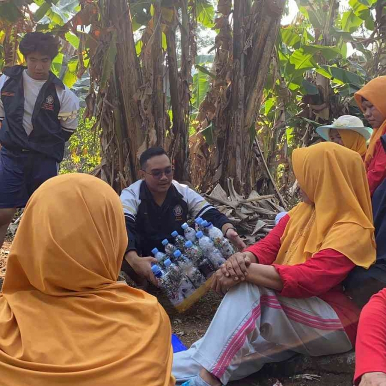 Sosialiasi bahaya sampah plastik dan Konsep Ecobrick (dokumentasi pribadi)