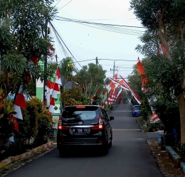 Nuansa merah-putih yg penuh semangat kemerdekaan di kompleks Joyogrand, Malang. Foto: Parlin Pakpahan.