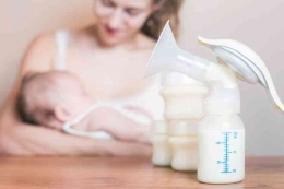 Ilustrasi ASI perah, air susu ibu, manfaat ASI pada bayi baru lahir.(shutterstock) via Kompas.com