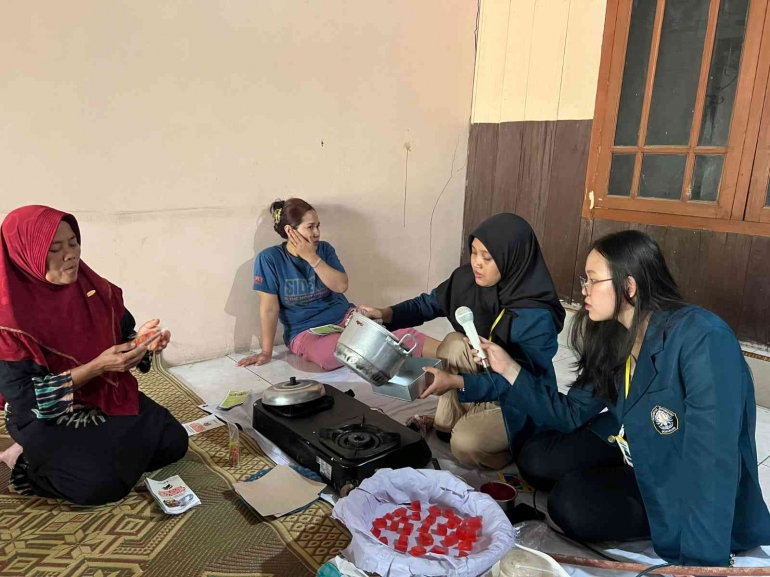 Pengolahan Permen Jelly Rumput Laut untuk meningkatkan Kreativitas Ibu-ibu PKK