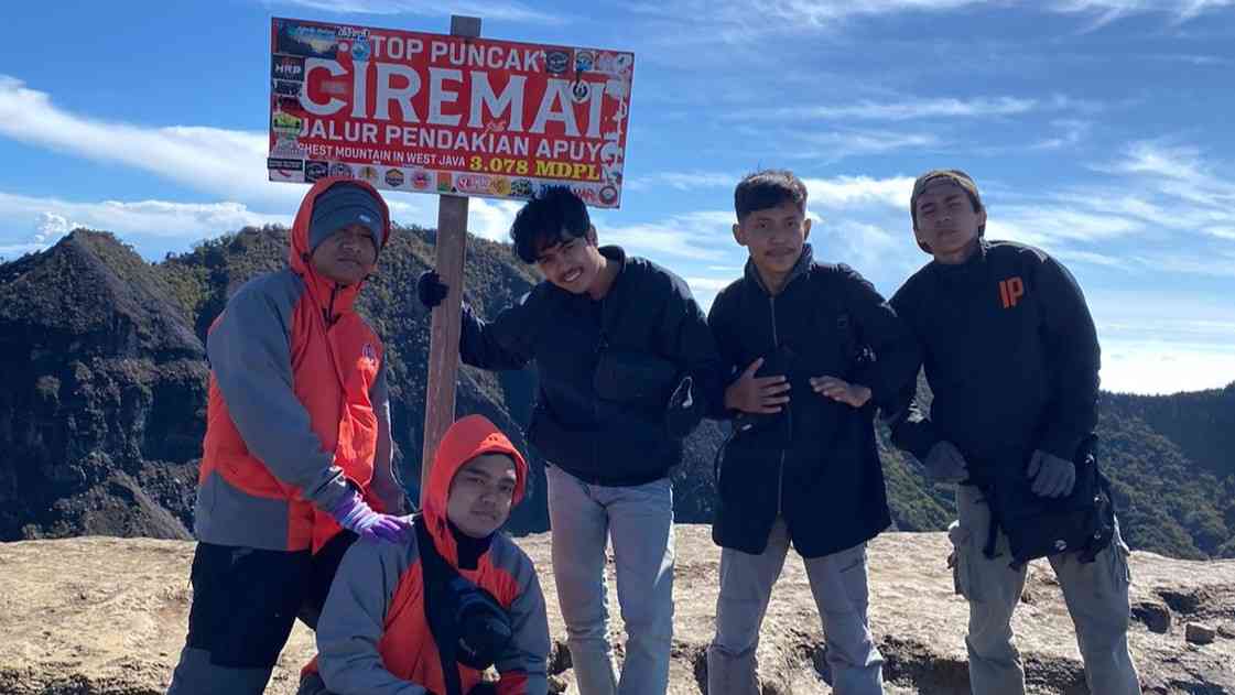 Kebakaran Di Gunung Ciremai: Penyebab, Dampak, Dan Upaya Penanggulangan ...