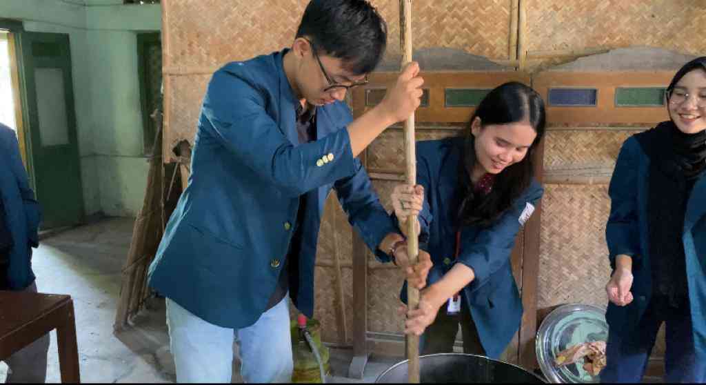 Mahasiswa KKN UNDIP Gandeng Buah Mojo Ciptakan Pestisida Nabati Ramah ...