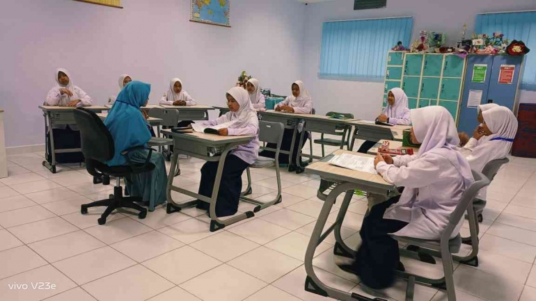 Murojaah Hafalan Al Qur'an Siswa SMP Shafiyyatul Amaliyyah - Medan/Dok Pribadi