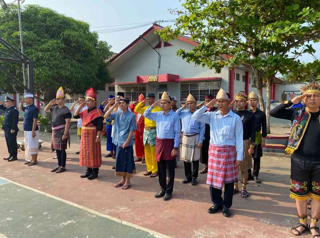 Pakai Baju Adat, Petugas Lapas Sekayu Gelar Upacara HUT RI Ke-78 ...