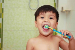 Itu makanya anak wajib dibiasakan menggosok gigi sebelum tidur. (Shutterstock via Kompas.com)