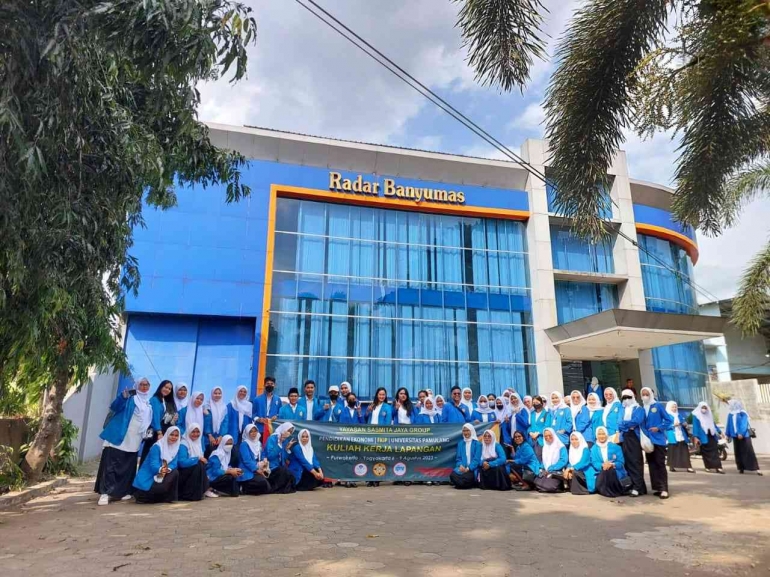Dokumentasi KKL di PT Radar Banyumas Sumber: Koleksi pribadi