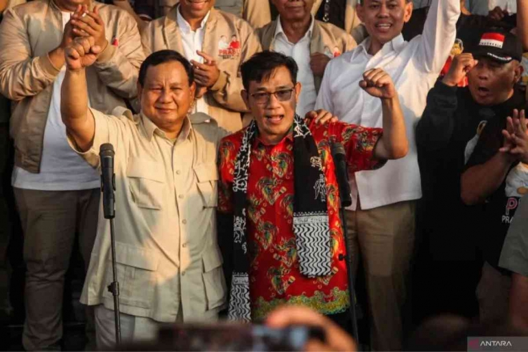 Prabowo dan Budiman Sudjatmiko Bersatu (Sumber : Antara Foto)