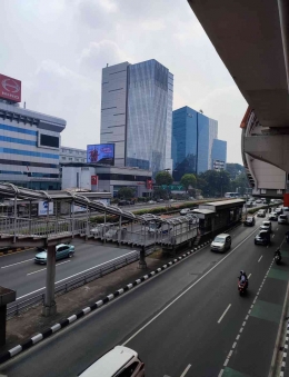 Koridor integrasi LRT dengan bus TransJakarta (dokpri)