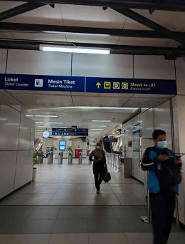 Gate penumpang untuk masuk ke stasiun LRT (dokpri)
